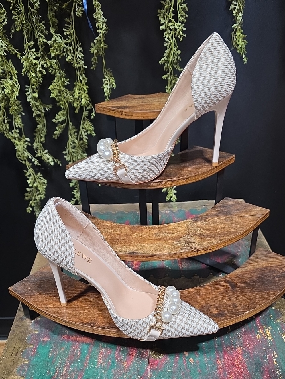 STYLEWE Cream Houndstooth Pointed Toe Pumps with Pearl & Gold Chain